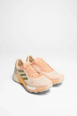 Trailrunningschuhe>adidas Terrex Agravic Ultra Damen (Weiß/Rosa)